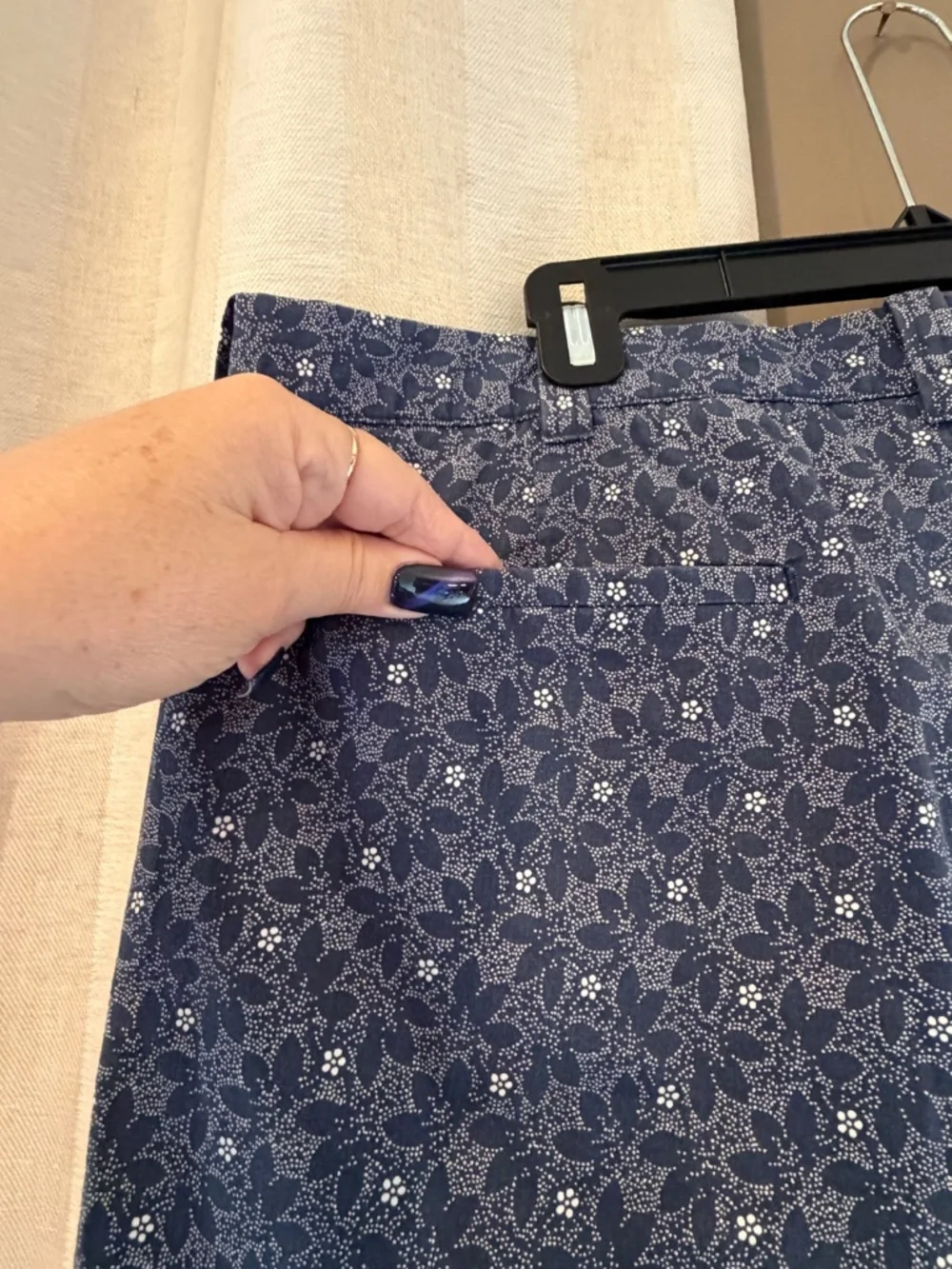 J. Crew Men's Chino Navy Blue Floral Cotton Chino Short, Size 38